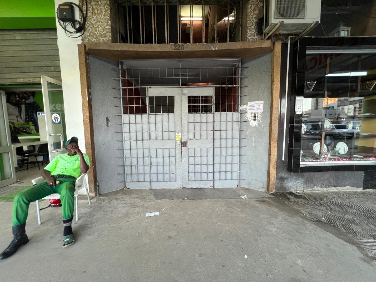 Apartmán Africa Em Zona Comercial De Luanda Exteriér fotografie